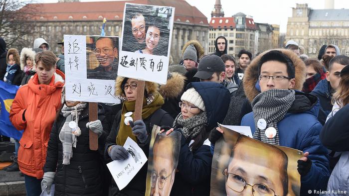 Berlin Demonstration von SchülerInnen für Liu Xiaobo (Roland Kühne)