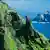 Остров Скеллиг-Майкл в Ирландии - одно из мест съемок фильма "Звездные войны. Последние джедаи"