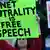 Americanos protestam em Los Angeles contra o fim da neutralidade da rede