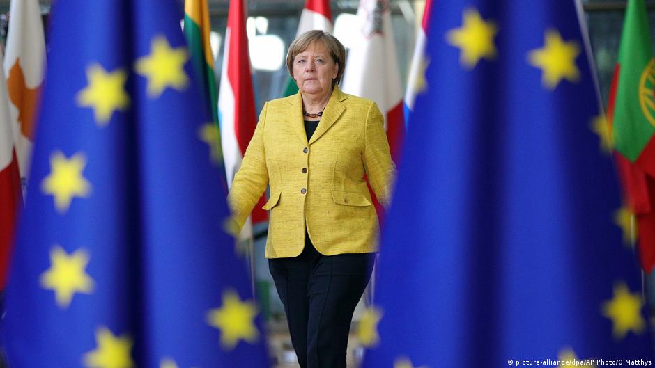 Merkel 'highly qualified' for EU post: Juncker