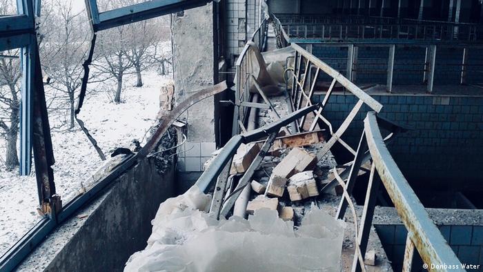 Разрушенная станция по очистке питьевой воды