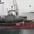 Ein Küstenschutzboot für Saudi-Arabien bei der Verladung im vergangenen März