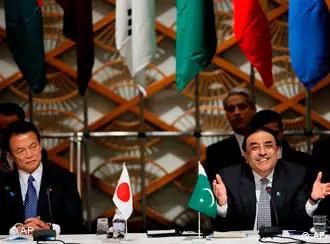 巴基斯坦总统扎尔达里与巴基斯坦国际会议东道主日本首相麻生太郎