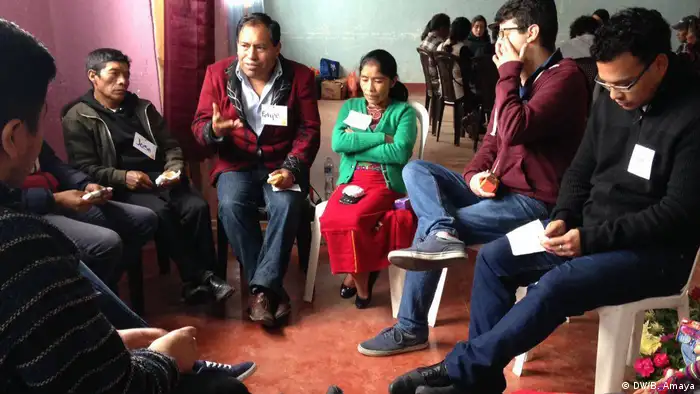 DW Akademie - Zeitzeuge Felipe Itzep (48) spricht über die Massaker an den Bewohnern des Dorfes Xix