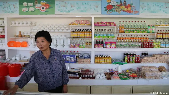 Nordkorea, Geschäft in der Nähe eines Bauernhofs auf Genossenschaftsbasis in Hamhung (DW/P.Depont)