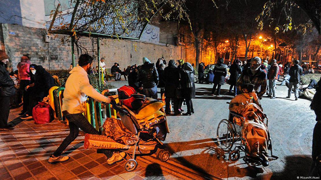 عکس آرشیوی از وحشت در تهران پس از زلزله‌ای متوسط 