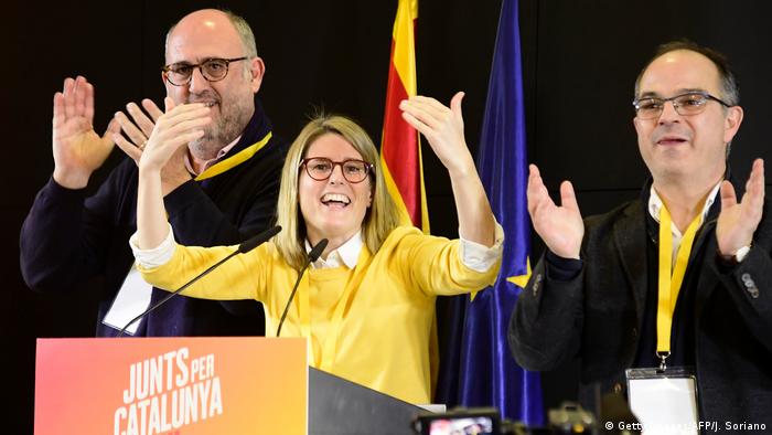 Представители коалиции Вместе за Каталонию, которую возглавляет экс-глава ренгиона Карлес Пучдемон