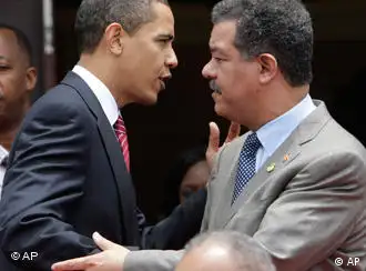 奥巴马和多米尼加总统费尔南德斯在峰会上