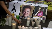 ***Archivbild***
FILE - In this May 16, 2017 file photo, a woman places a candle in front of pictures of murdered journalists Miroslava Breach, left, and Javier Valdez during a demonstration against the killing of journalists, outside the Interior Ministry in Mexico City. More than three dozen Mexican media organizations announced Monday, Dec. 4, 2017 that they are joining forces to try to combat a wave of journalist killings in the country, including at least nine this year. (AP Photo/Rebecca Blackwell, File) |