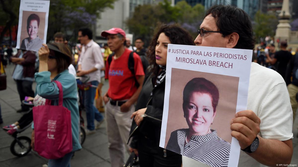 Could Mexico's ex-presidents be tried for journalist deaths? – DW – 03 ...