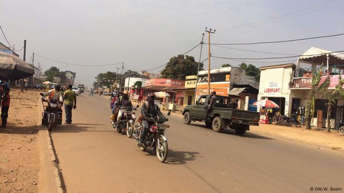 MBOSO : "VOUS COLLÈGUES DU GRAND KIVU, QUITTEZ LES GROUPES ARMÉS" ! ENFIN L'INSÉCURITÉ DE L'EST RÉELLEMENT PRIORITÉ DU POUVOIR  ??? ENCORE FAUT-IL DESIGNER CES COUPABLES, LEURS COMMANDITAIRES INTERNES ET SURTOUT EXTERNES ET AGIR... 41940960_303