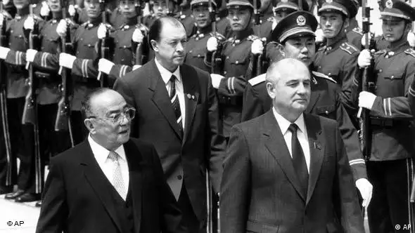 President Yang Shangkun of China, left, and Mikhail Gorbachev of the Soviet Union march in revue on Gorbachev's arrival in the Chinese capital Monday May 15, 1989. It is the first Sino-Soviet summit in 30 years. (AP Photo/Boris Yurchenko)