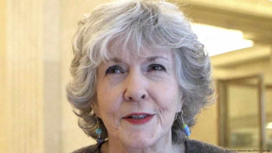 Bestselling author Sue Grafton dies at 77 – DW – 12/30/2017