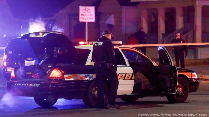 US police kill man in a ′swatting′ incident after prank 911 call | News |  DW | 30.12.2017