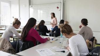 Symbolbild | Schule Unterricht Schulklasse Schüler