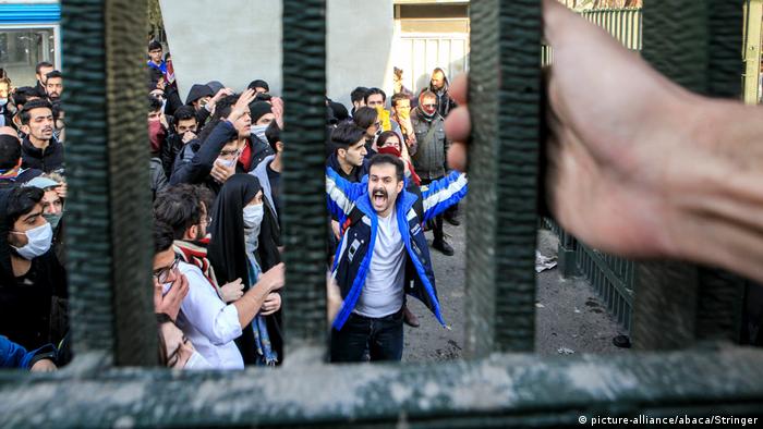 протестующие в Тегеране