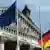 Флаги ЕС и Германии у здания Рейхстага в Берлине