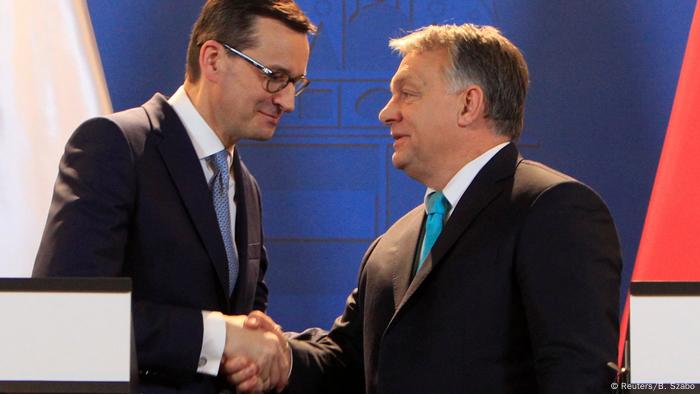 Premier Polski Matos Moravich i premier Węgier Viktor Orban podali sobie ręce podczas wspólnej konferencji prasowej w Budapeszcie.