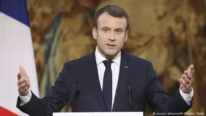 Frankreich Emmanuel Macron (picture alliance/AP Photo/L. Marin)