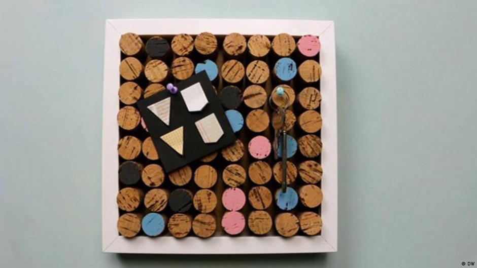 DIY a bulletin board made of corks DW 01/05/2018