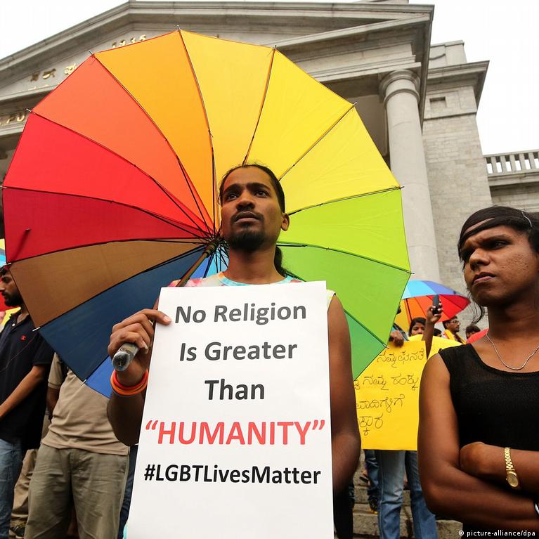 Indias gay community living in fear – DW