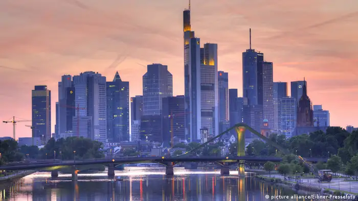 Deutschland Frankfurt - Skyline