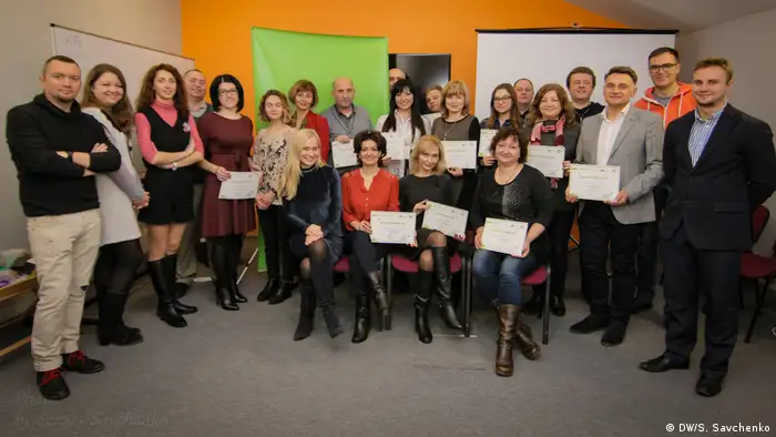 Absolventen des Medienmanagement-Programms der Ukrainian Media E-School (DW/S. Savchenko)