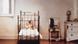 Visionäres Kino: "Opfer". Ein kleiner Junge sitzt einsam in einem Bett. (Foto: picture-alliance) Visionäres Kino: "Opfer". Ein kleiner Junge sitzt einsam in einem Bett. (Foto: picture-alliance)
