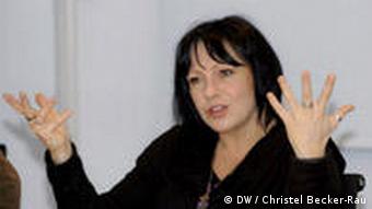 Silke Wünsch bei einer Redaktionssitzung, Foto DW / Christel Becker-Rau 2009