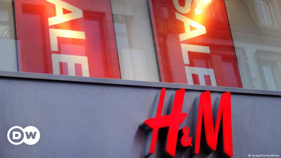 H&M fecha lojas após protestos contra propaganda considerada racista