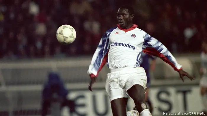 George Weah playing for PSG (picture-alliance/DPPI Media)