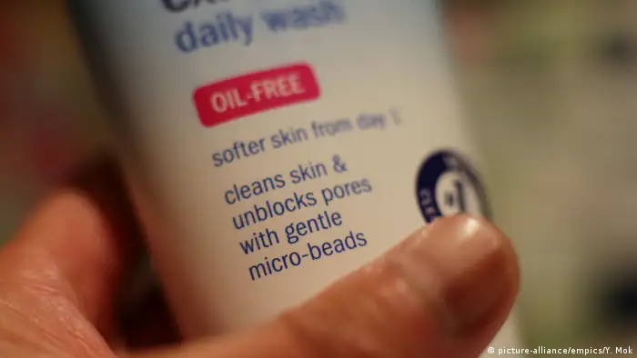 Exfoliating daily wash with micro-beads (picture-alliance/empics/Y. Mok)