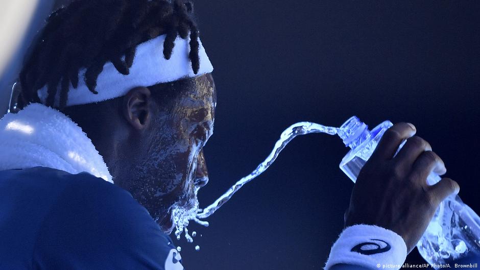 Sweltering Condition Australian Open: Athletes struggle in sweltering conditions