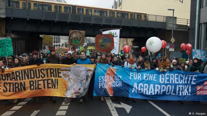 Deutschland - Wir haben es Satt! Demonstration der Landwirte (V. Haiges)
