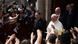 Papst Franziskus verlässt die Las Nazarenas Kirche in Lima Papst Franziskus verlässt die Las Nazarenas Kirche in Lima