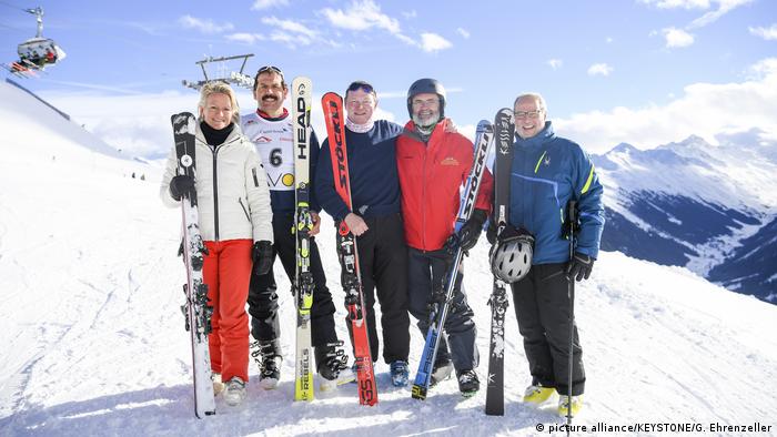 Schweiz BG Davos | Parlamentarier-Skirennen 2018 (picture alliance/KEYSTONE/G. Ehrenzeller)