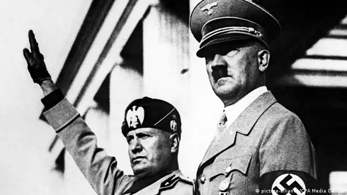 Deutschland München - Adolf Hitler mit Benito Mussolini September 1937