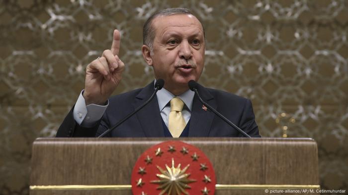 Türkei Erdogan Rede Operation Olivenzweig (picture-alliance/AP/M. Cetinmuhurdar)