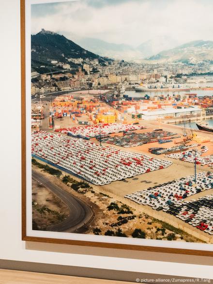 Gursky's monumental work on show in London – DW – 01/26/2018