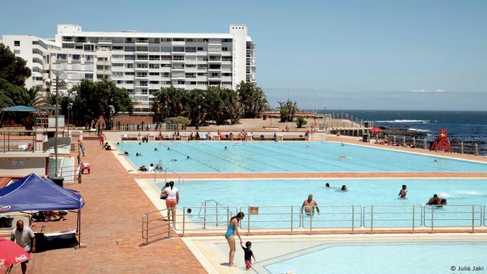 Las piscinas pública de Sea Point están llenas de agua y funcionando. En total son cuatro, y se les ha llenado con agua tratada del Océano Atlántico.