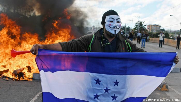 Honduras | Tränengaseinsatz gegen Demonstranten in Honduras