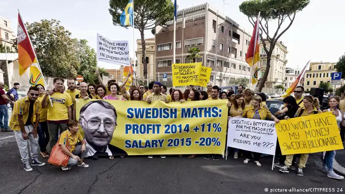 Protest von Ikea Mitarbeitern vor der schwedischen Botschaft in Rom (picture-alliance/CITYPRESS 24)