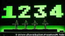 Electronic music pioneers Kraftwerk fail to excite Moscow