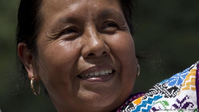Mexiko Präsidenschaftskandidatin Maria de Jesus Patricio MariChuy (EZLN) (picture-alliance/AP Photo/E. Verdugo)