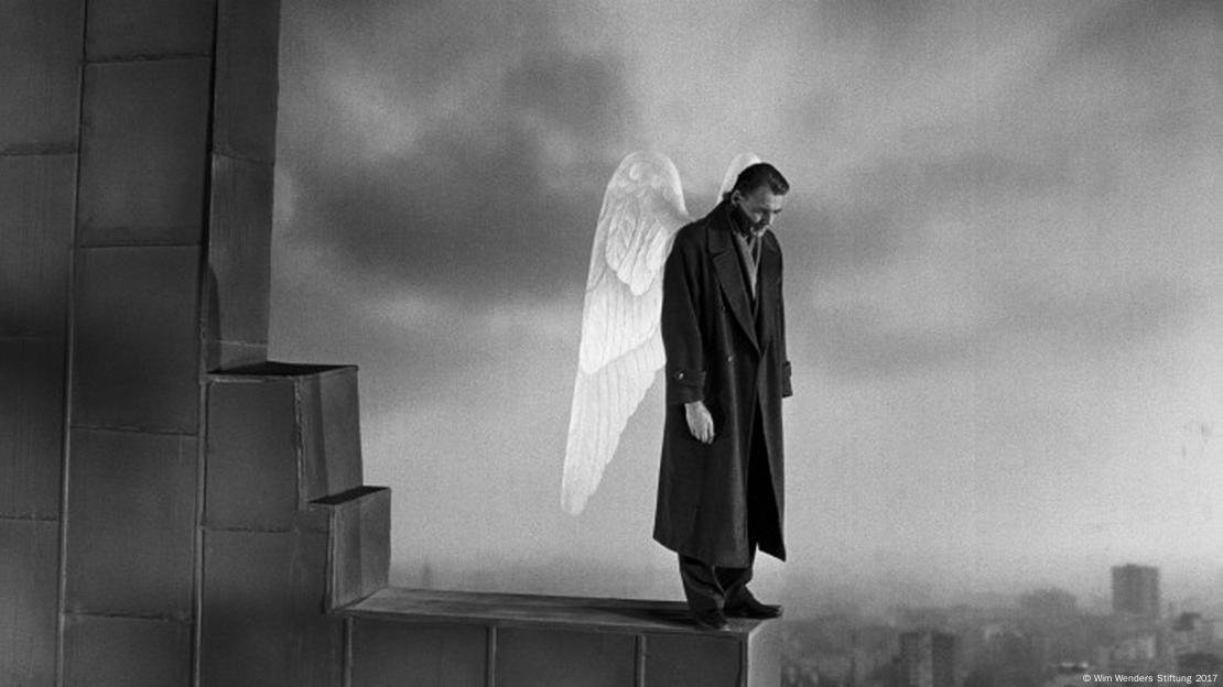 Wenders' masterpiece revives divided Berlin 30 years on – DW