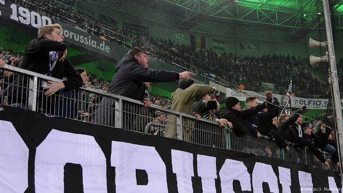 Fußball Bundesliga Borussia Mönchengladbach - RB Leipzig Fans