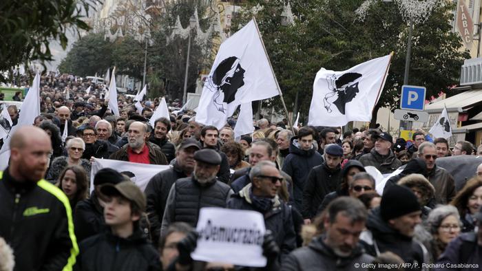 Corsica Nationalist March Draws Thousands News Dw 04 02 2018