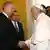 دوشنبه، پنجم فوریه (۱۶ بهمن) - دیدار رجب طیب اردوغان با پاپ فرانسیس در واتیکان