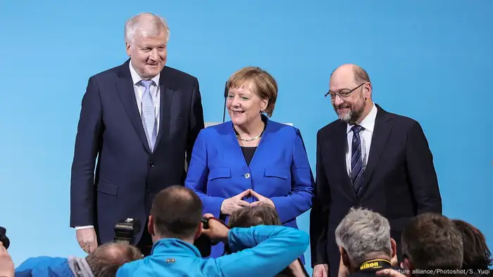 Koalitionsverhandlungen SPD Union Angela Merkel Horst Seehofer und Martin Schulz (picture alliance/Photoshot/S. Yuqi)