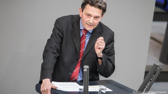 Rolf Mützenich (SPD) spricht im Bundestag in Berlin